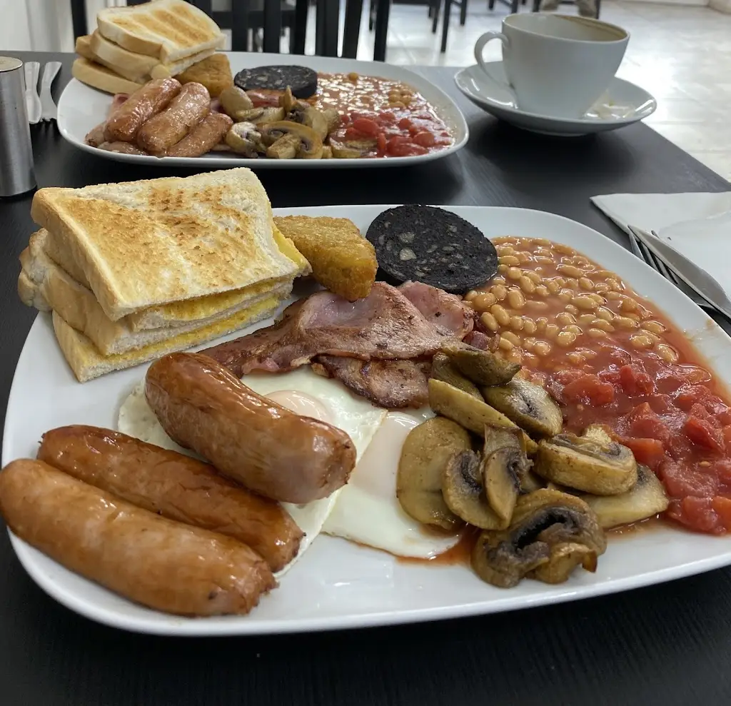 Lola Vanenburg_Baked_Skelmersdale_review