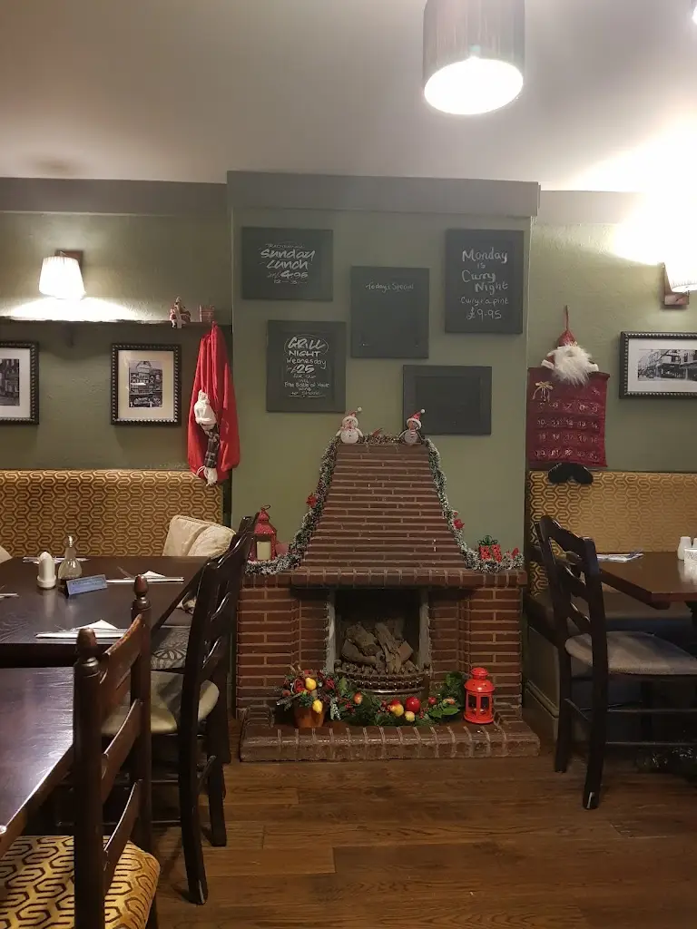 Sue Potter_Three Fishes_Bayston Hill_review