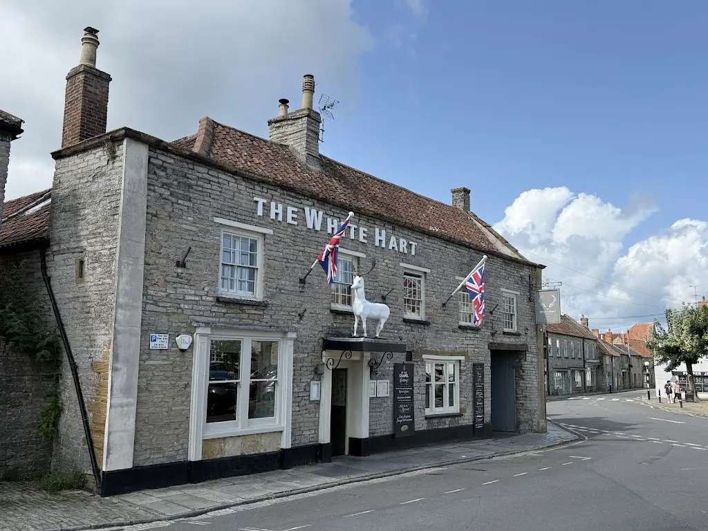 John Heron_The White Hart_Somerton_review