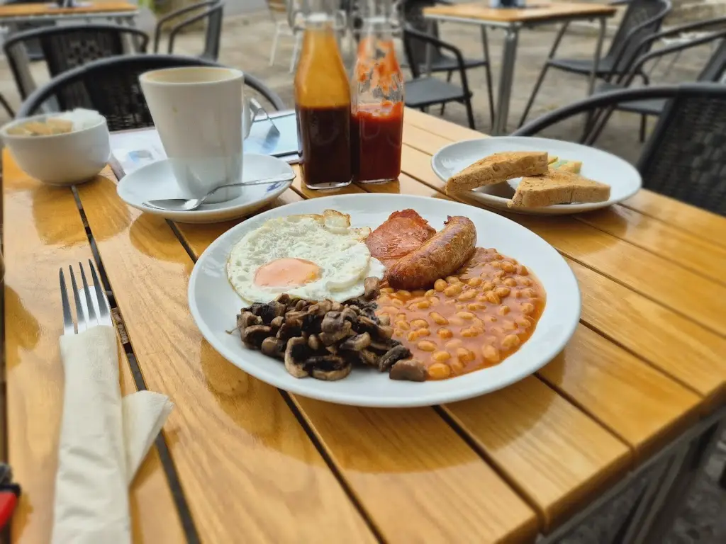 Donald Raigon_Buttercross Tearooms_Somerton_review