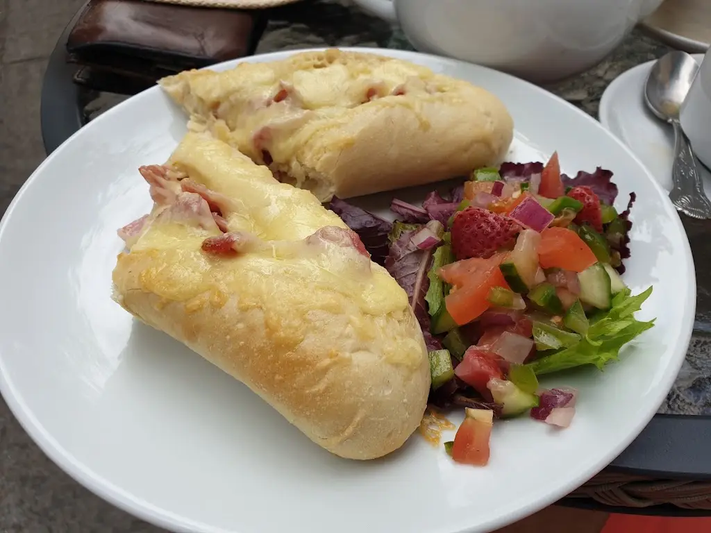 Jay Eastaugh_Buttercross Tearooms_Somerton_review