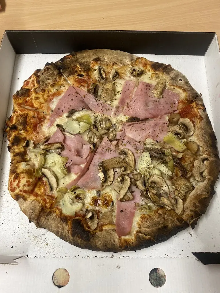 Kerry Thorne_I Love Pizza_Somerton_review