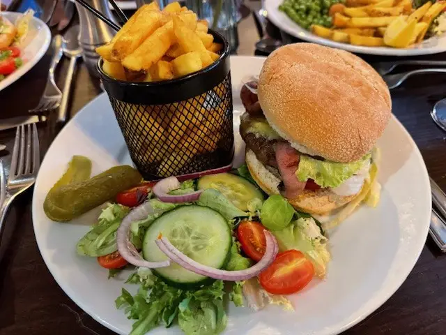 James Watson_Queen O T'Owd Thatch_South Milford_review