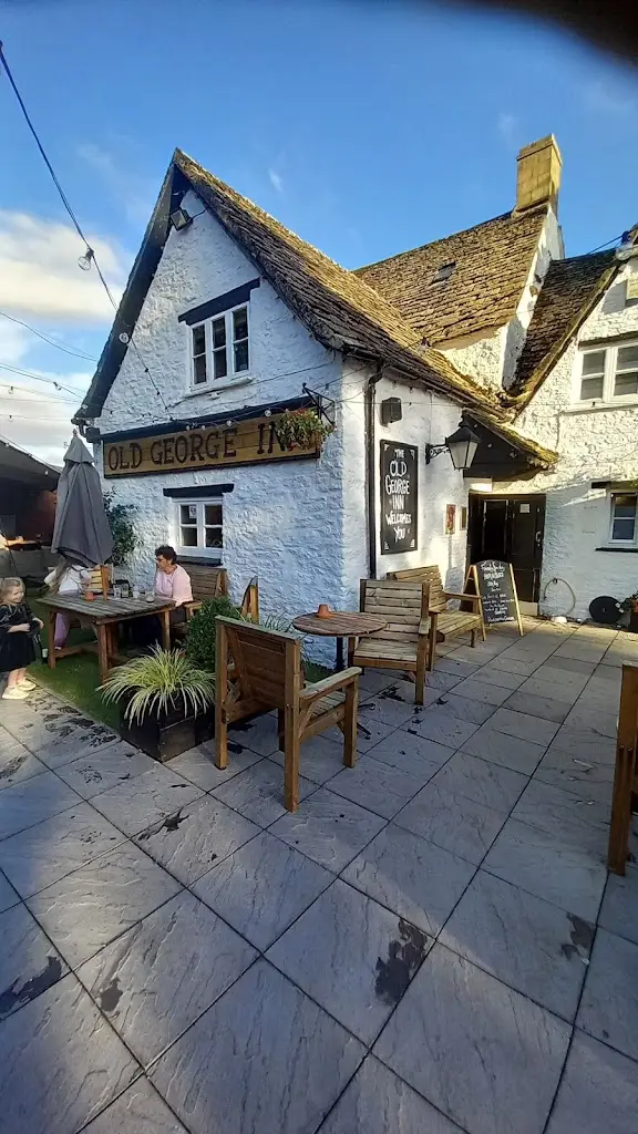 Andrew Burgess_The Old George Inn_South Cerney_review