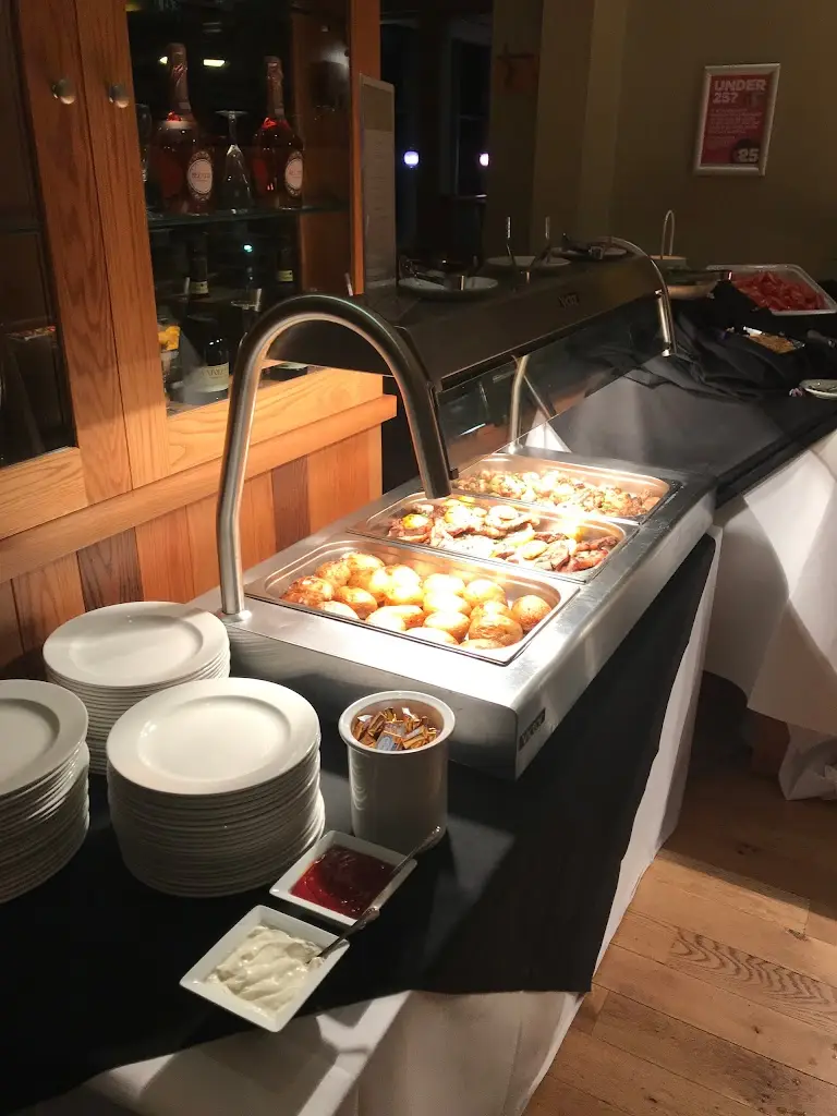 The Old Boathouse_South Cerney_slider_image_2