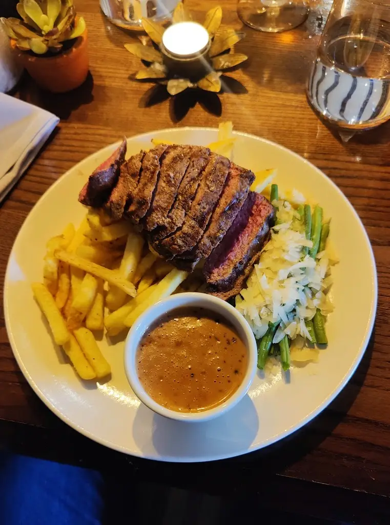 Simon Heyes_Eliot Arms_South Cerney_review