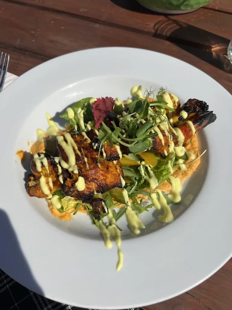 Revolution Performing Arts _The Crown @ Cerney Wick_South Cerney_review