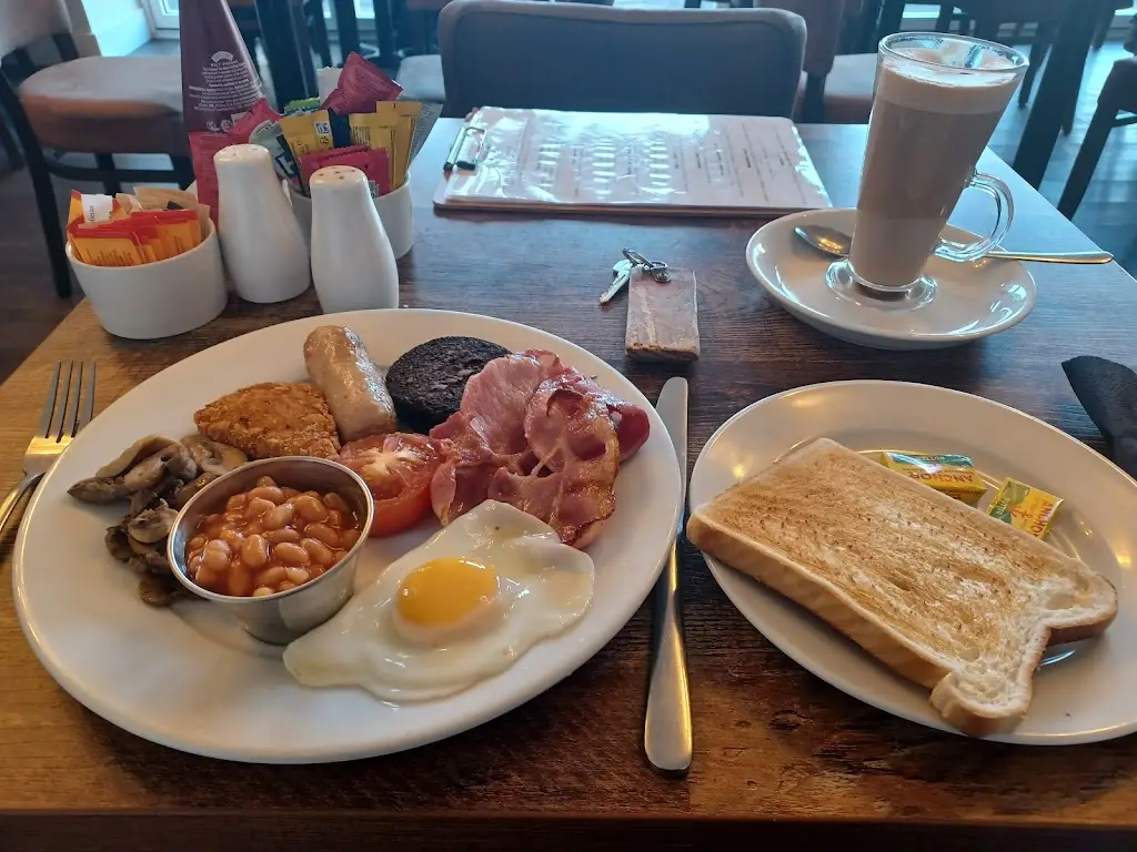 Eric Smart_The Courtyard_Beadnell_review