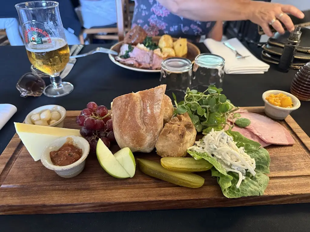 Lee Manley_The Kings Arms Inn_South Petherton_recensione