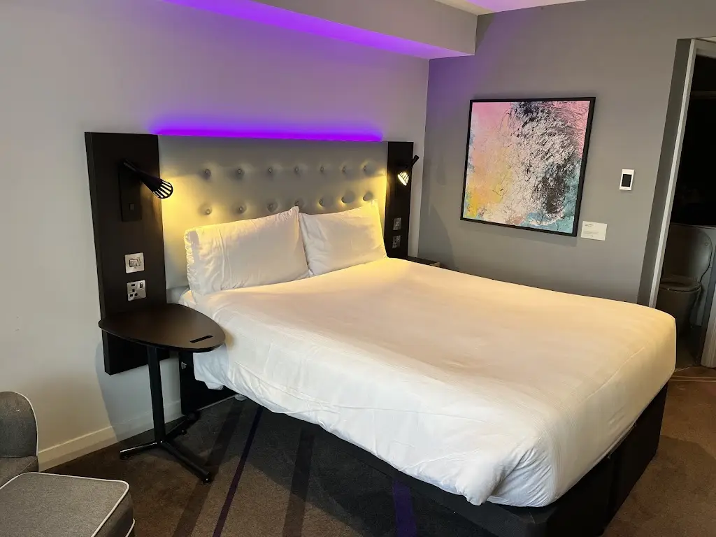 Kerry Gleave_Premier Inn Yeovil Airfield hotel_South Petherton_review