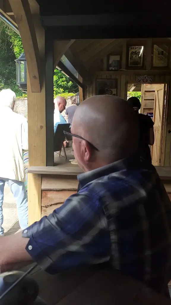 The Queen's Head, Nutfield_South Nutfield_slider_image_2