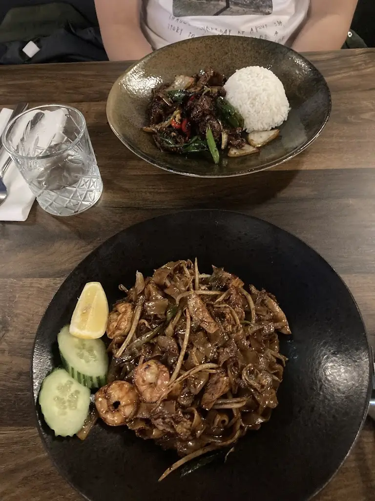 L T_Malaya_South Benfleet_review