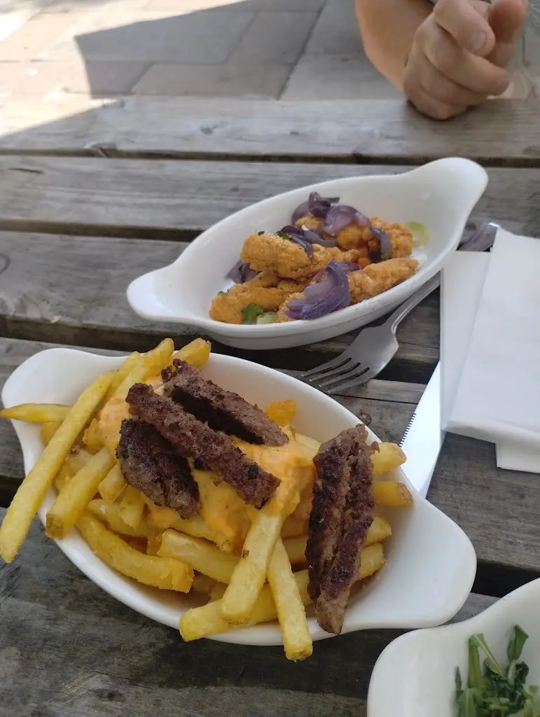 0 “‪O‬”_Hoy & Helmet_South Benfleet_review