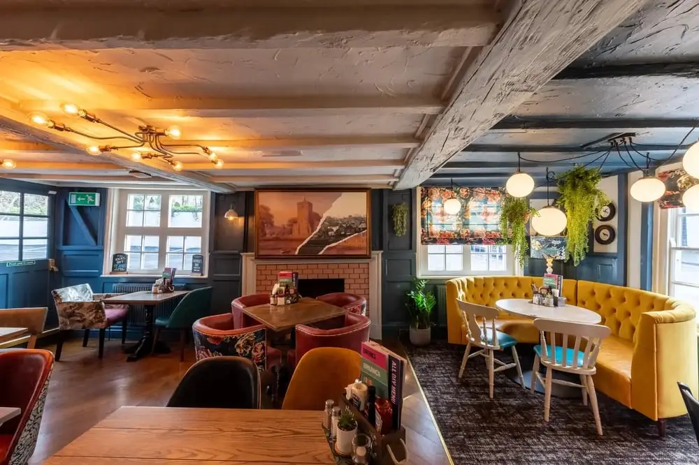 Hoy & Helmet restaurant in South Benfleet