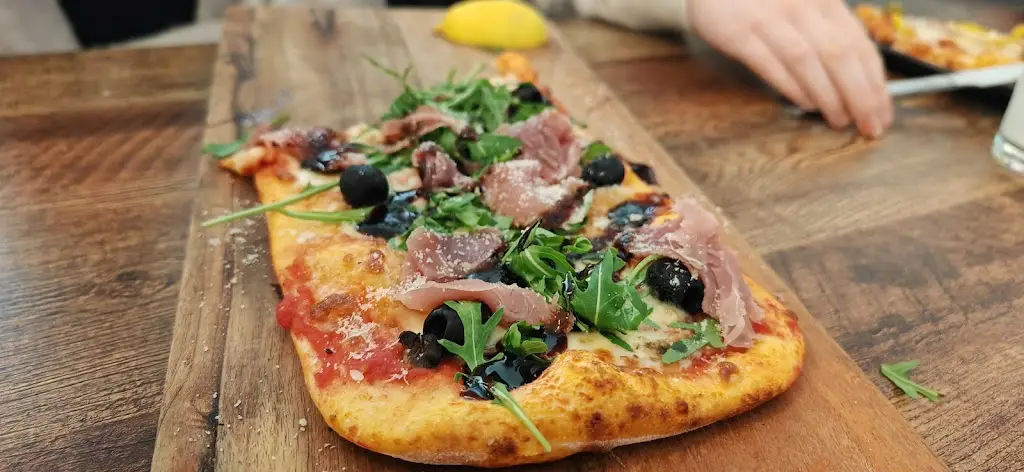 N Shergold_Élan_Beadnell_review