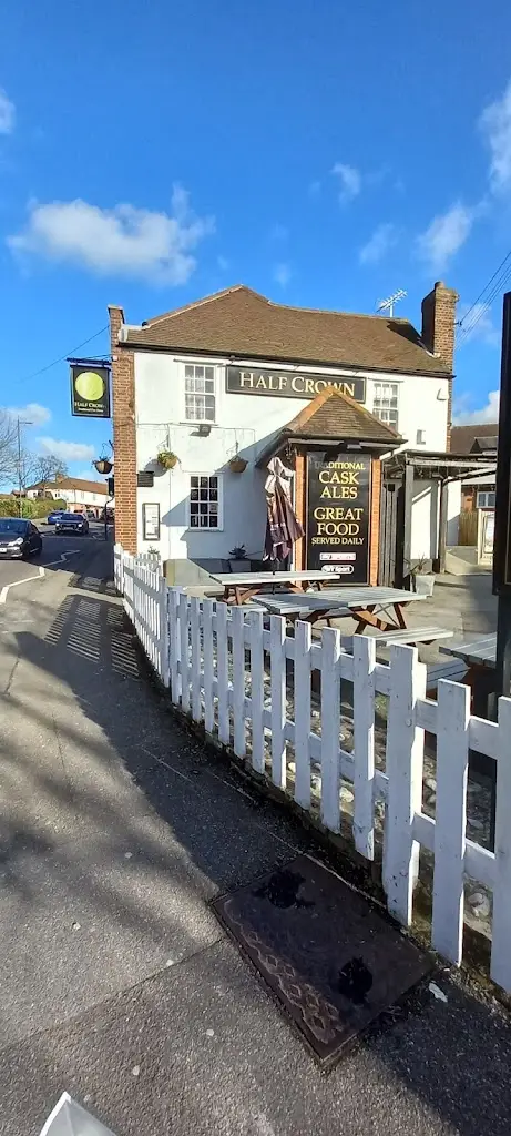 Graham Draper_Half Crown_South Benfleet_review