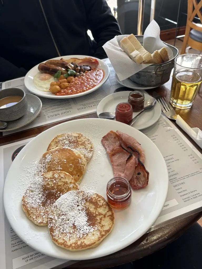 Cafe Max_South Benfleet_slider_image_2