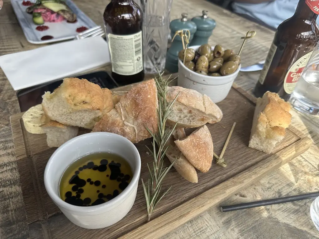 Alison Medd_Black Swan Inn_Beadnell_review