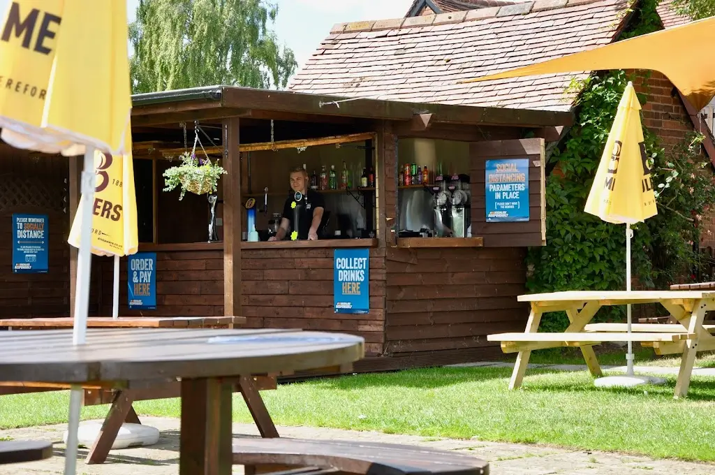 The Bowling Green restaurant in Southam