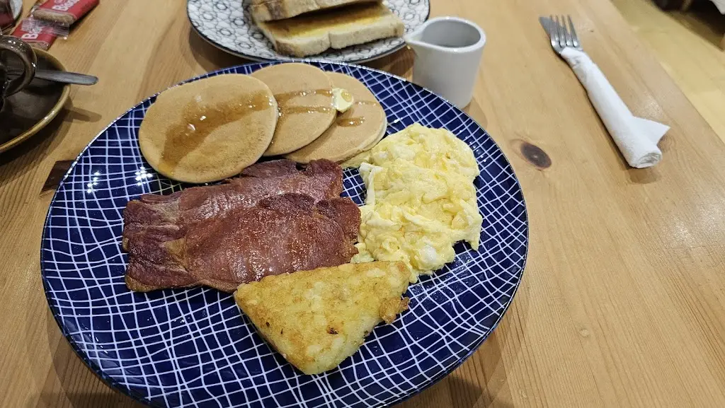 Matthew Groch_Café 16_Southam_review