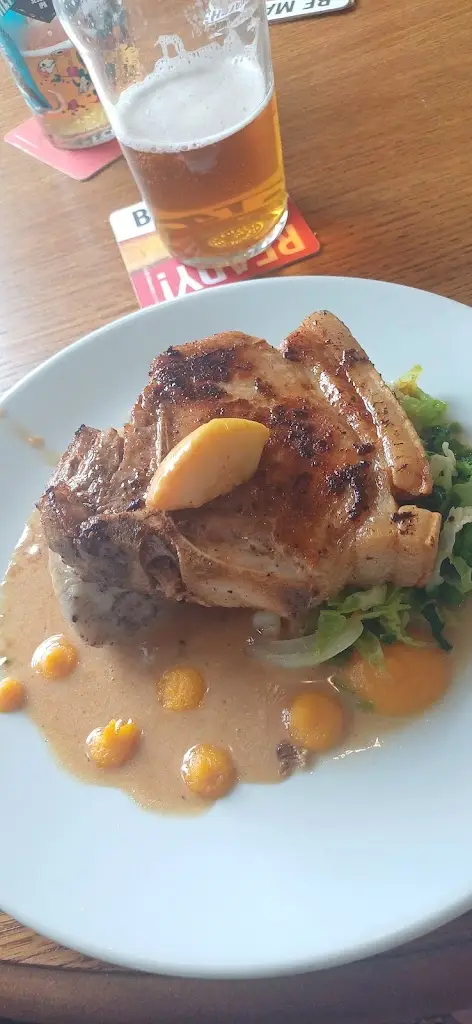 Anne Pouteau_The Fox & Hen_Southam_review