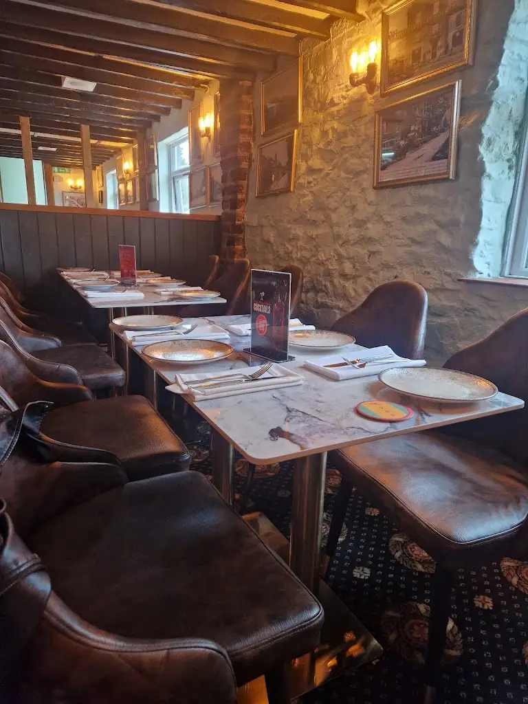 Hen & Chicken_Southwater_slider_image_2