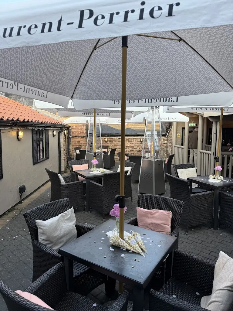 Beth Stevenson_Ziniz Restaurant & Wine Bar_Bawtry_Bewertung