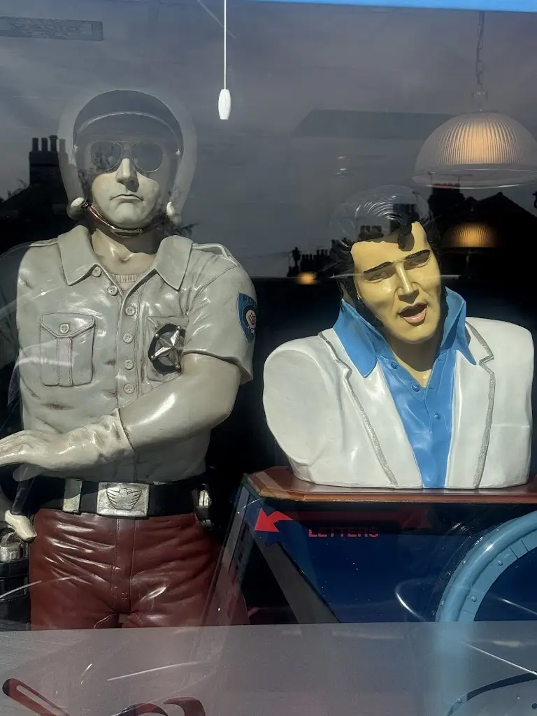 TCS Showroom_Grumpy's Diner_Southchurch Village_review