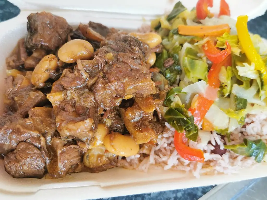 Pauline's Kitchen Southend_Southchurch Village_slider_image_1