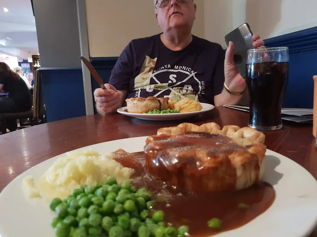 Menu_Old Walnut Tree_Southchurch Village_image_6