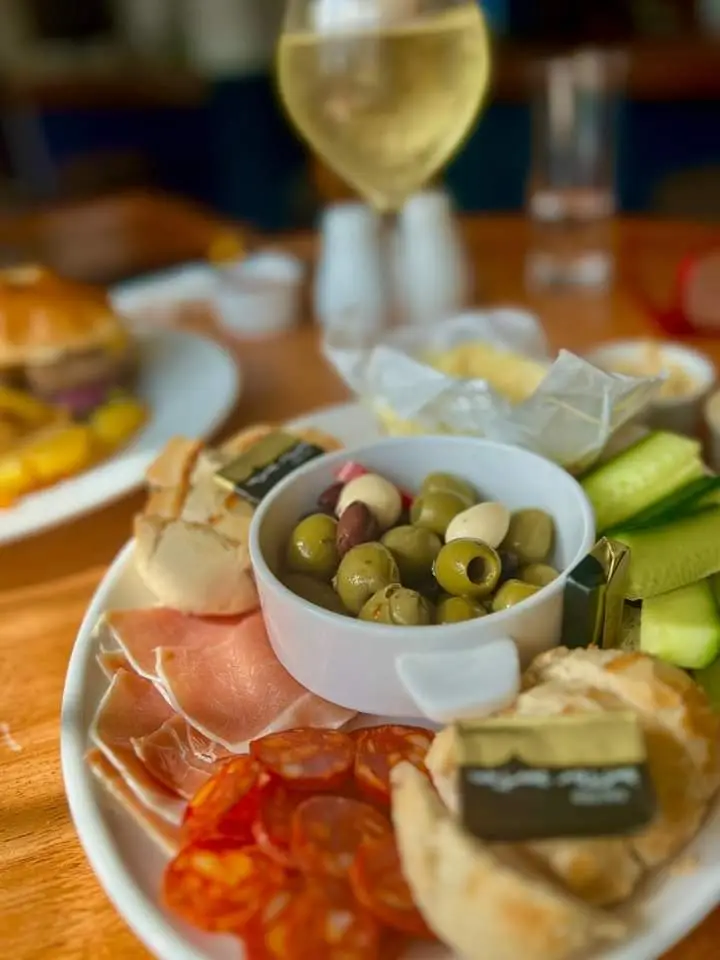 The Longe Arms_Spixworth_slider_image_3