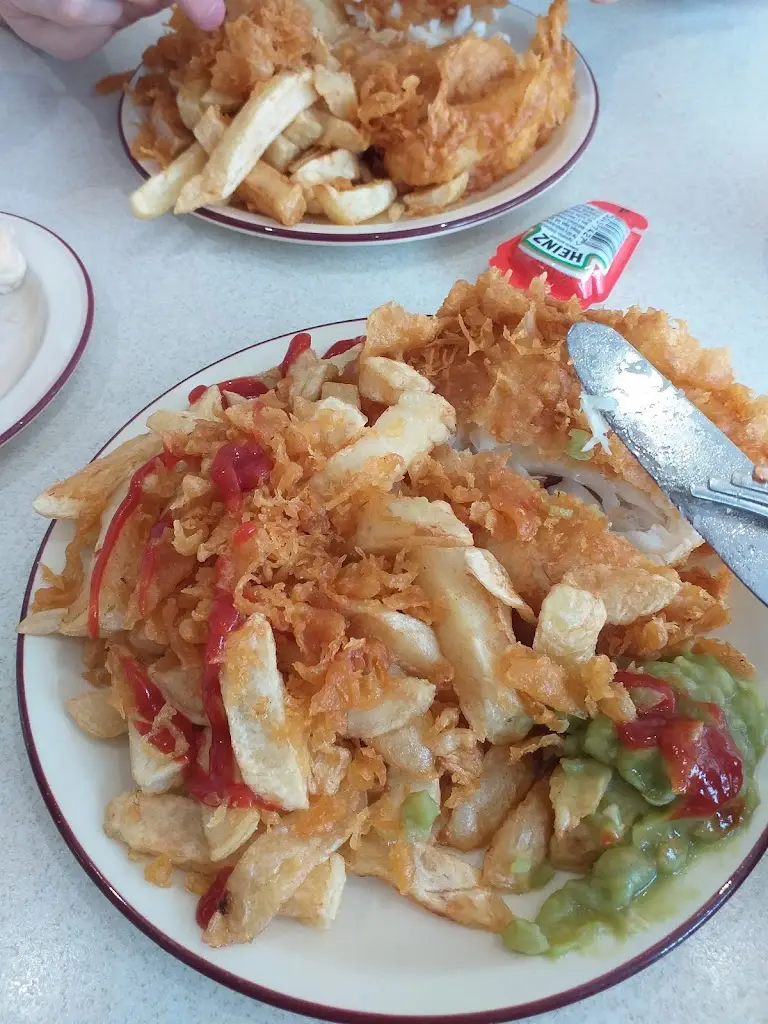 Ruby red lips nicky b_Turners Fish Restaurant_Spalding_review