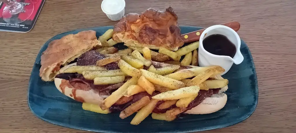 Mark Pomfret_Bier Huis Grand Café_St Ives_review