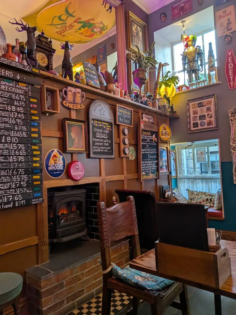 Caroline Morgan_Bier Huis Grand Café_St Ives_review