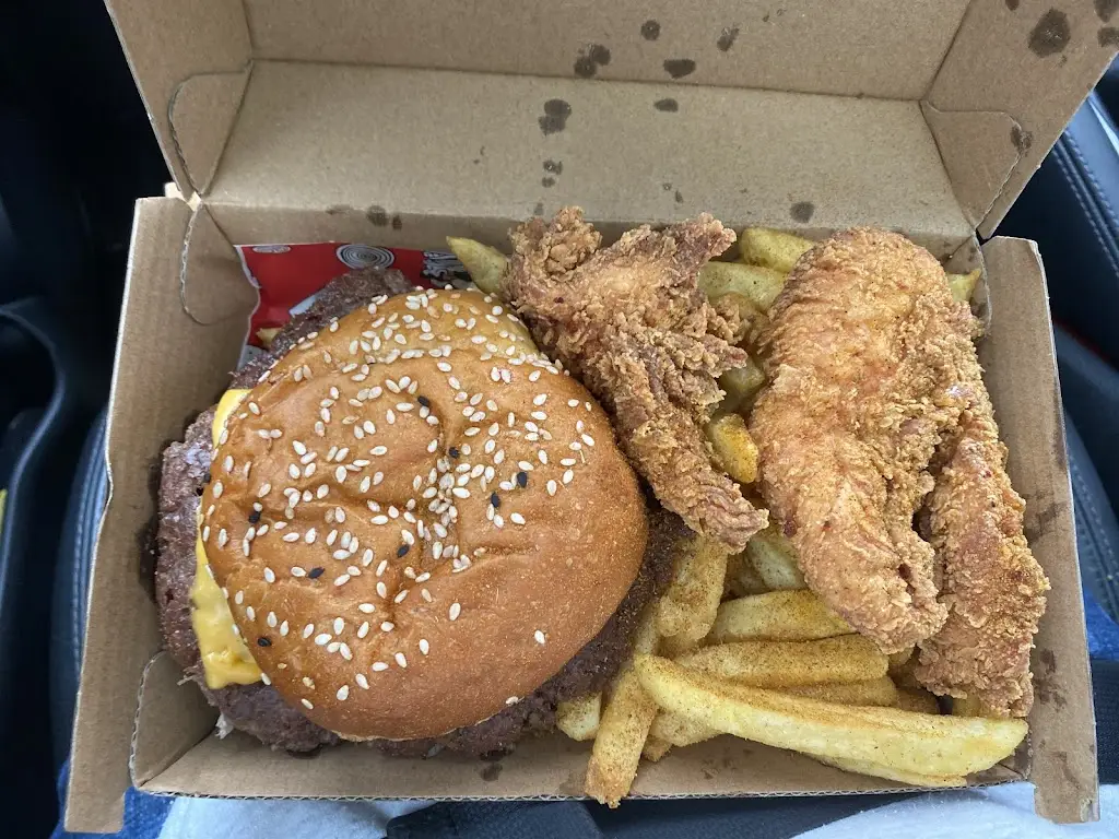 Emma_Friez & Burgz | South Shields_South Tyneside_review