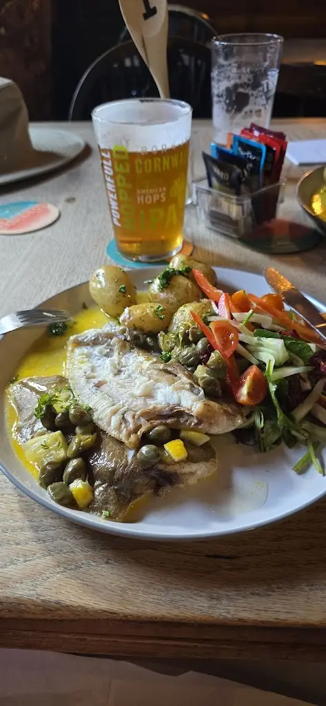 M R Lee_Kings Arms_St Just_review