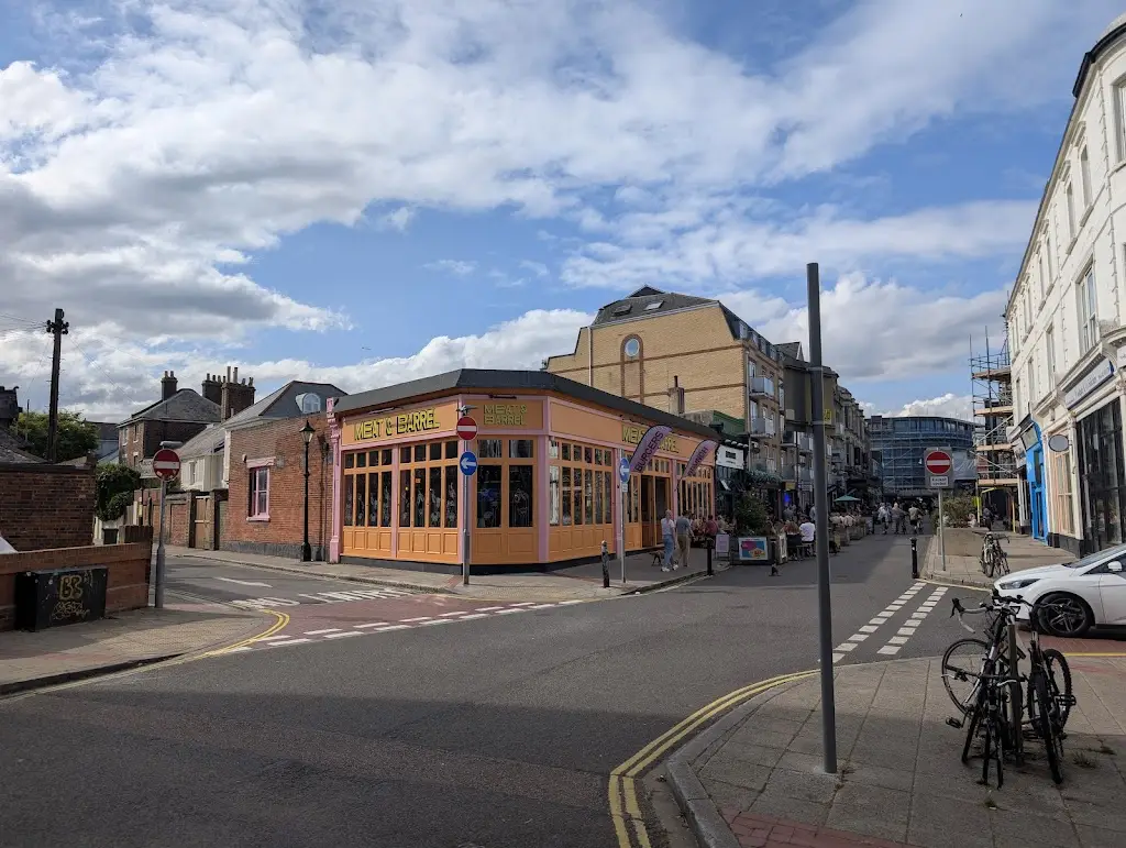 Dave MacDonald_Meat and Barrel_Southsea_review