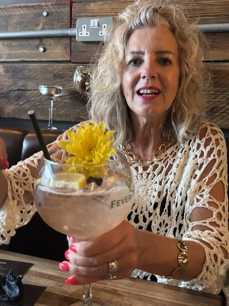Georgina edwards_Gin and Olive Southsea_Southsea_review