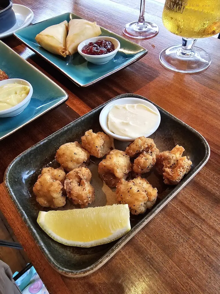 ashley plumpton_Nicholsons_Southsea_review