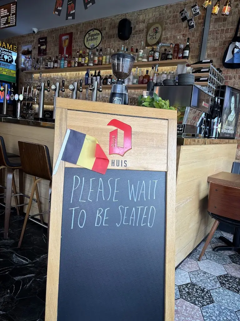 Huis Belgian Bar & Kitchen_Southsea_slider_image_3