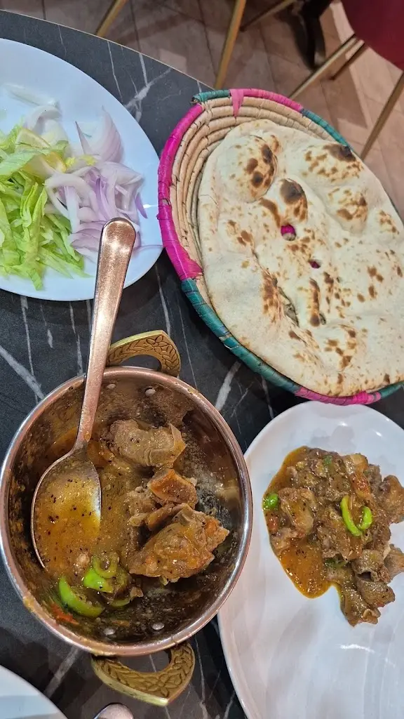 Ayesha Kanwal_Shinwari Southall_Southall_recensione