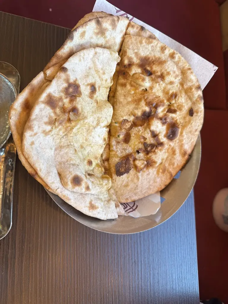 jaspinderjit kaur_Delhi Wala_Southall_review