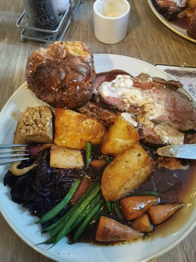 Joanne Hobbs_Golden Lion_Southwick_review