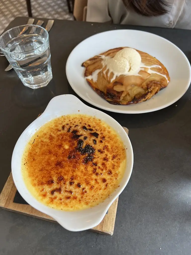 Ed_GAZETTE BATTERSEA_Battersea_review