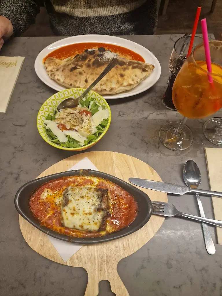 mgblue_Volare_Southport_review