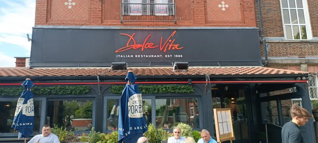 Andy Roberts_Dolce Vita_Southport_review
