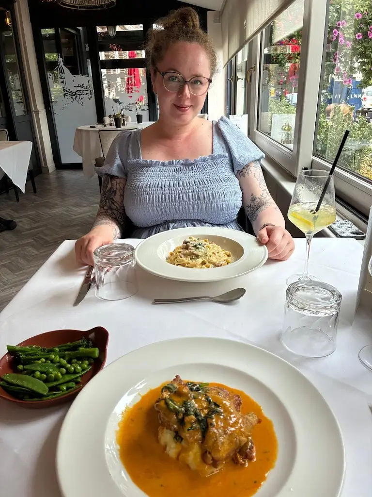 Samantha Oxborough_Dolce Vita_Southport_review