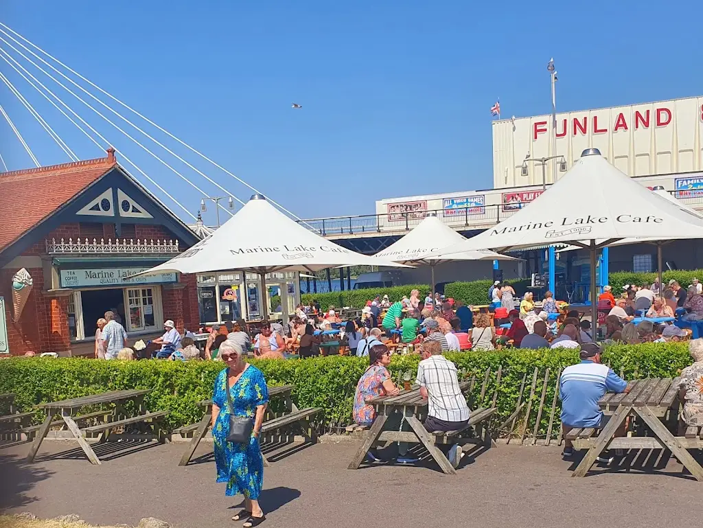 Dian Anderton_Marine Lake Cafe & Bar_Southport_review