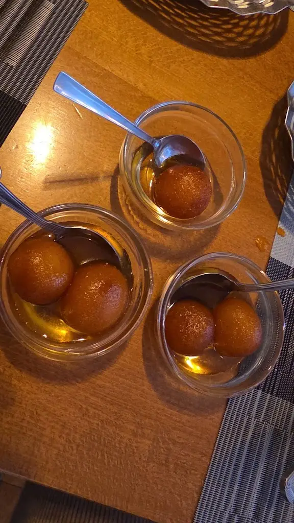 Yat_Spicy Tadka Staines_Staines_recensione