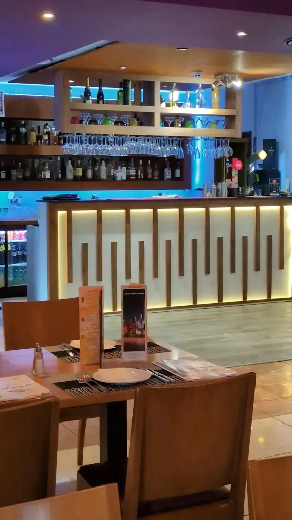 Spicy Tadka Staines_Staines_slider_image_2